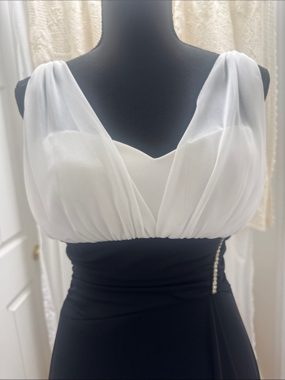 Vintage Black and White 90’s Formal Evening/Prom Dress by Betsy& Adam NWT - Picture 3 of 11